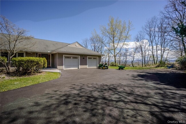 Building Photo - 19-21-21 Lamela Dr