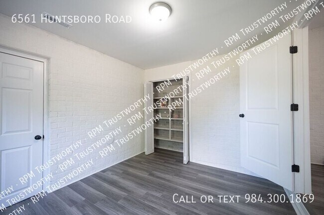 Building Photo - 6561 Huntsboro Rd