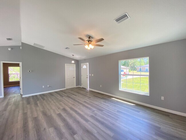 Building Photo - Desirable SW Ocala Neighborhood 3/2/2 *WON...