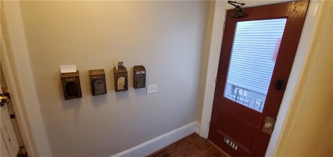 Building Photo - 44 Park Ave