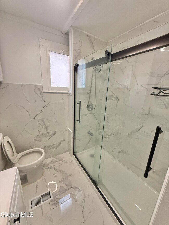 Building Photo - 70 Academy St