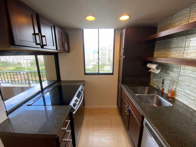Building Photo - 2121 Ala Wai Blvd
