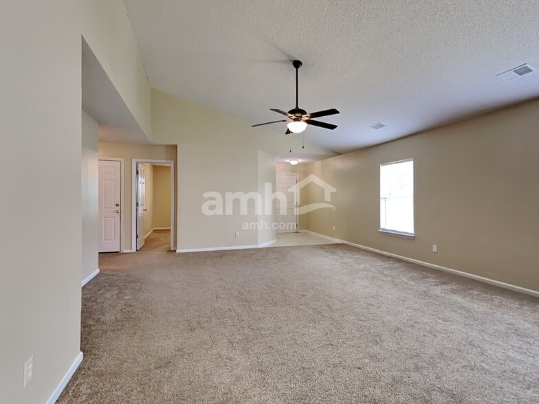 Building Photo - 1319 Bishop Pine Dr