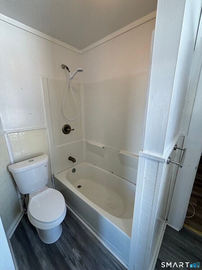 Building Photo - 126 Main St