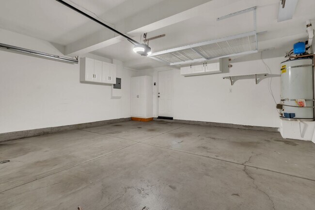 Building Photo - 26090 Stonehaven Dr