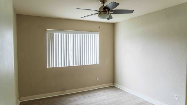 Building Photo - Beautiful Condo in a Gated Community Near ...