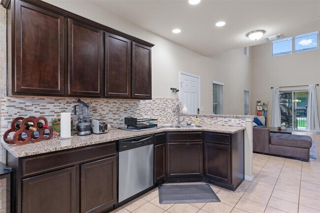 Building Photo - 516 E Slaughter Ln