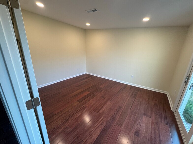 Building Photo - 82 Indian Creek Dr