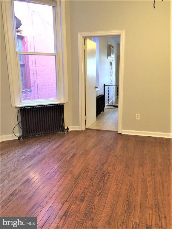Building Photo - 630 S 51st St