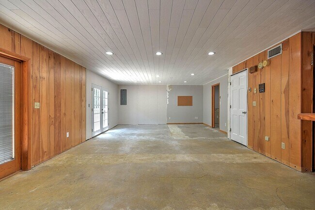 Building Photo - 3 Bedroom 3 Bathroom Home in Kingsport, TN