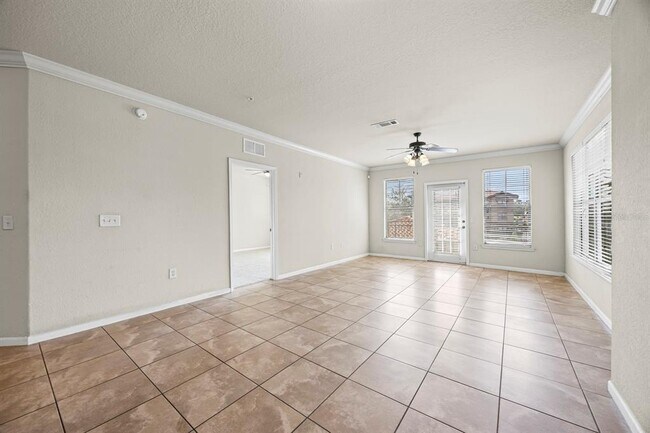 Building Photo - 903 Charo Pkwy