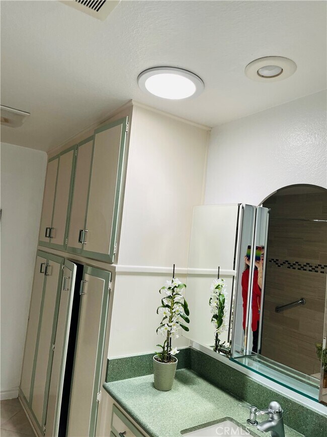 Building Photo - 508 Avenida Sevilla