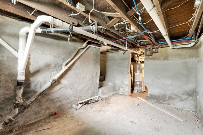 Building Photo - New Listing! 3 Bedroom House!