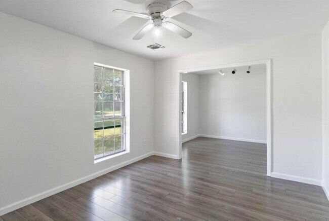 Building Photo - 7019 Oak Bough Dr