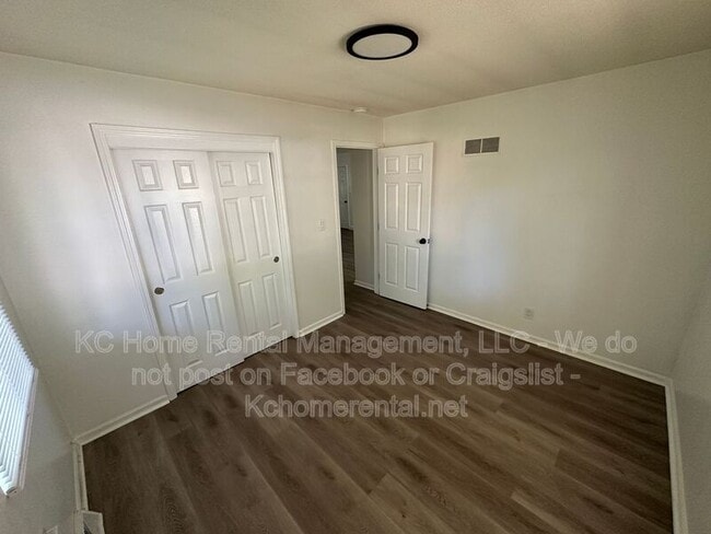 Building Photo - 1705 N 76th Terrace