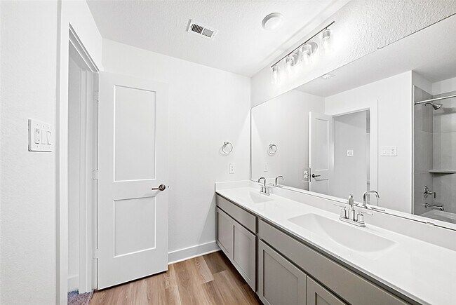 Building Photo - 21315 Mountain Haya Trl