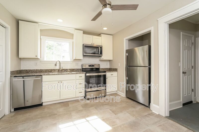 Building Photo - 407 Seaman St