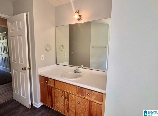 Building Photo - 132 Lola St