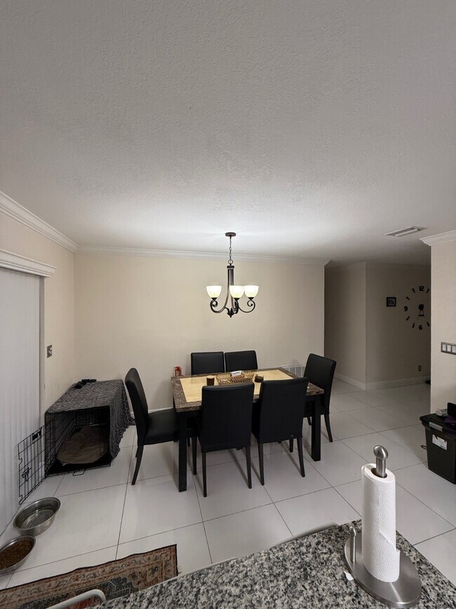 Building Photo - 2504 Ranch Lake Cir