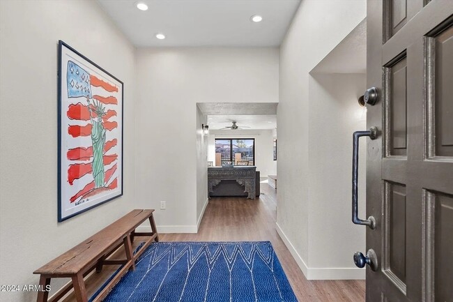 Building Photo - 8175 E Del Cuarzo Dr