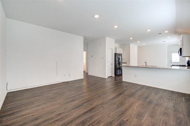 Building Photo - 5914 Dry Brush Pl