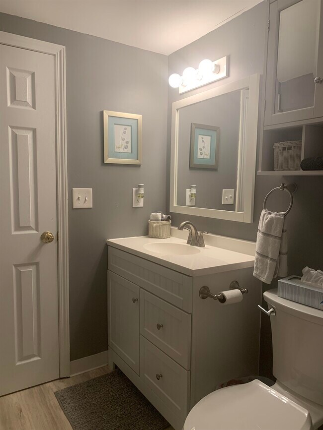 Building Photo - 508 Piscassic St