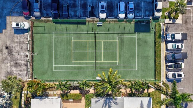 Building Photo - 2970 NE 16th Ave