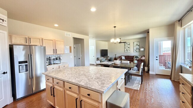 Building Photo - 409 Luminous Dr