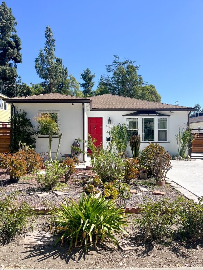 Primary Photo - Charming Stand-Alone Home