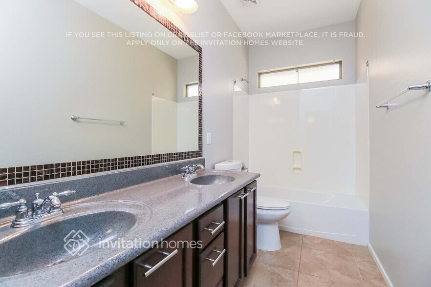 Building Photo - 4657 E Odessa Dr