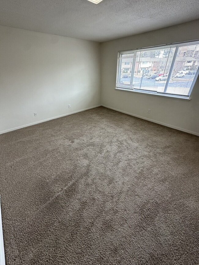 Building Photo - 2365 Champion Ct