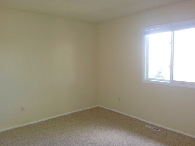 Building Photo - 1603 Cottonwood Dr