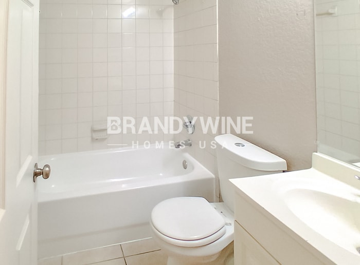 Building Photo - 3709 E Grove St