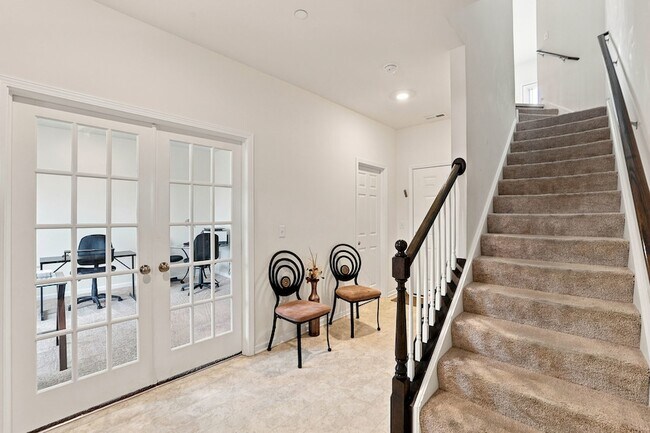 Building Photo - 3303 Trillium Cir