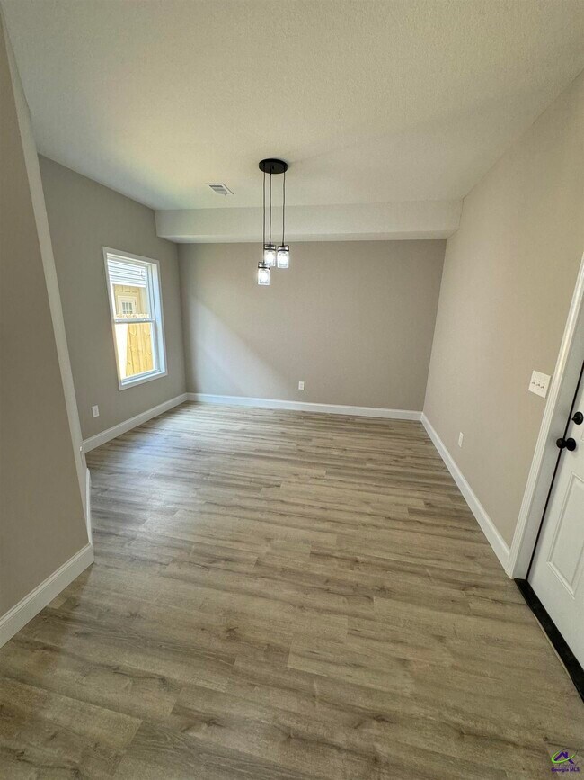 Building Photo - 312 Beau Claire Cir