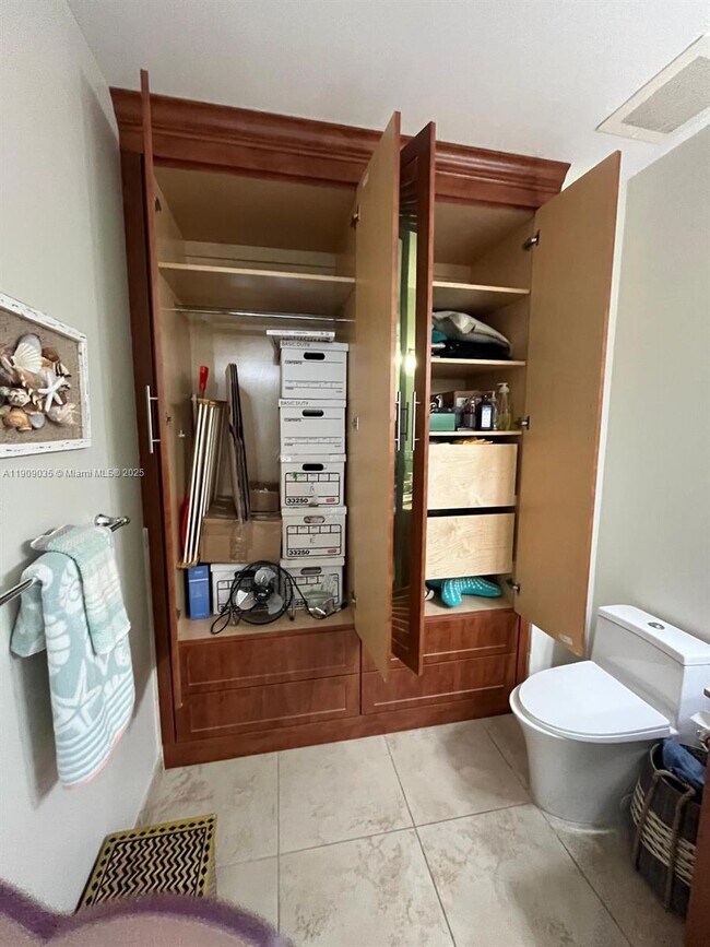 Building Photo - 1300 Ponce de Leon Blvd