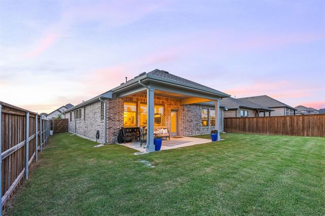 Building Photo - 2102 Clearwater Way