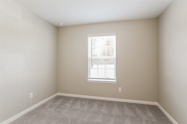 Building Photo - 23055 Bellini Dr