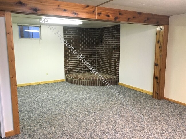 Building Photo - 3 Bedroom 2 Bath Pet Friendly House for Rent