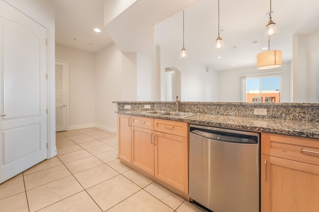 Building Photo - Modern Condo Living with Luxury Finishes in a Gated Community!