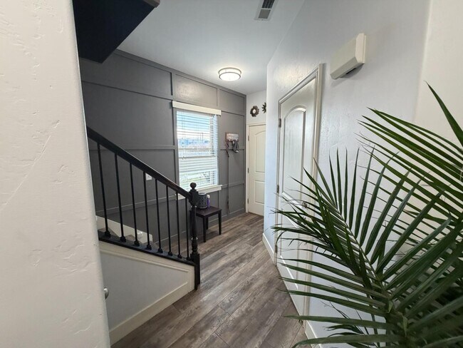 Building Photo - 6929 S Vlg Hvn Dr