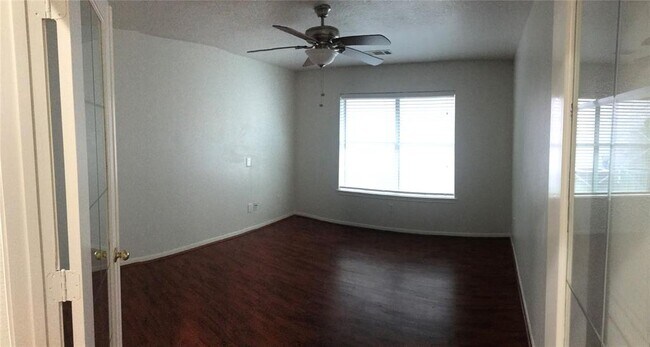 Building Photo - 4715 Schiller Park Ln