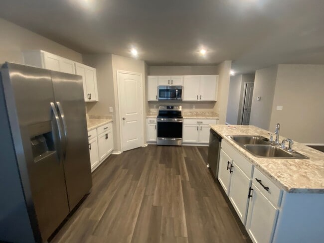 Building Photo - 5304 Yukon Dr