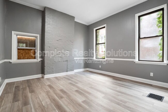 Building Photo - 3158 Oregon Ave