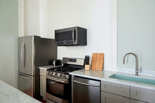 Building Photo - 2317 N Rampart St