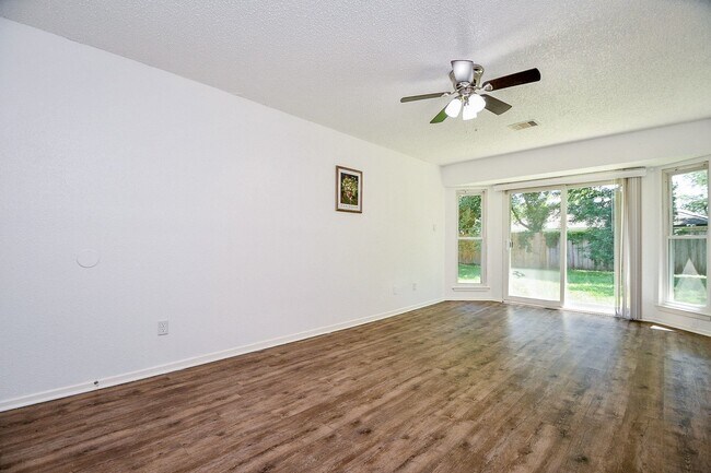 Building Photo - 7203 Santa Rita Dr