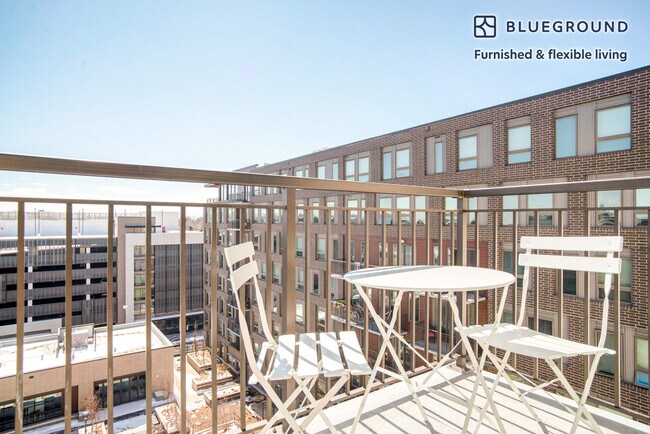 Building Photo - 985 Albion St