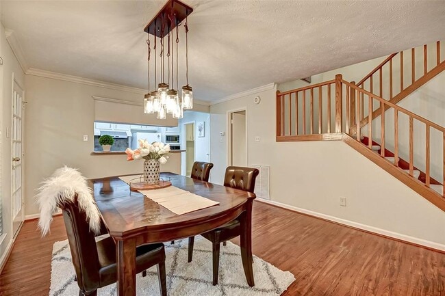Building Photo - 2714 Green Fields Dr