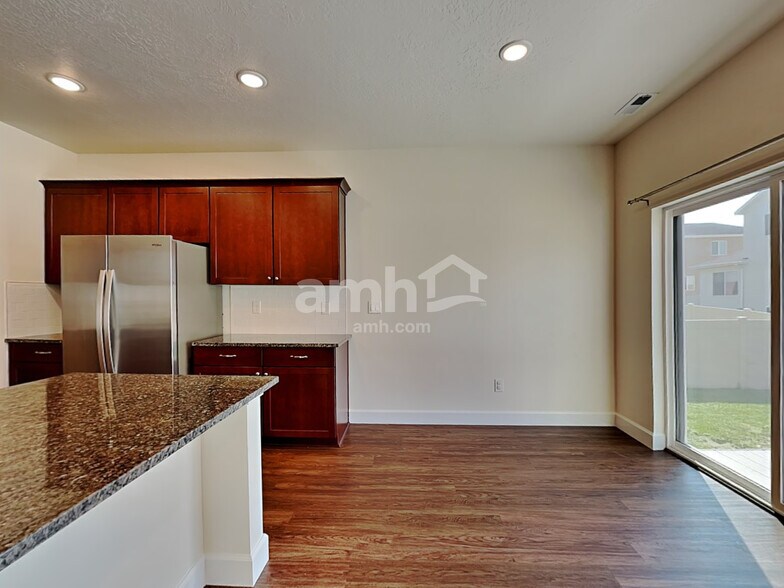 Building Photo - 2382 Buckskin Way