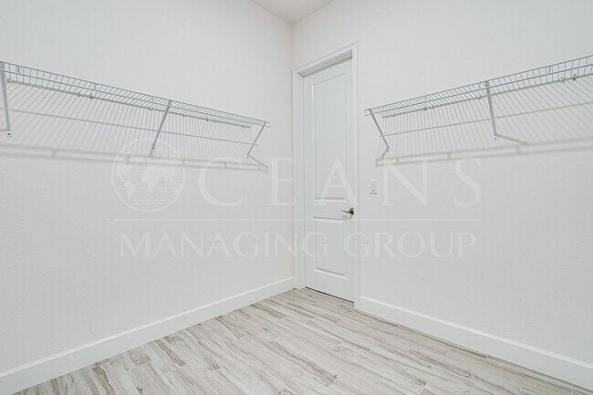 Building Photo - Luxurious 3-Bedroom Home Backing to a Natu...